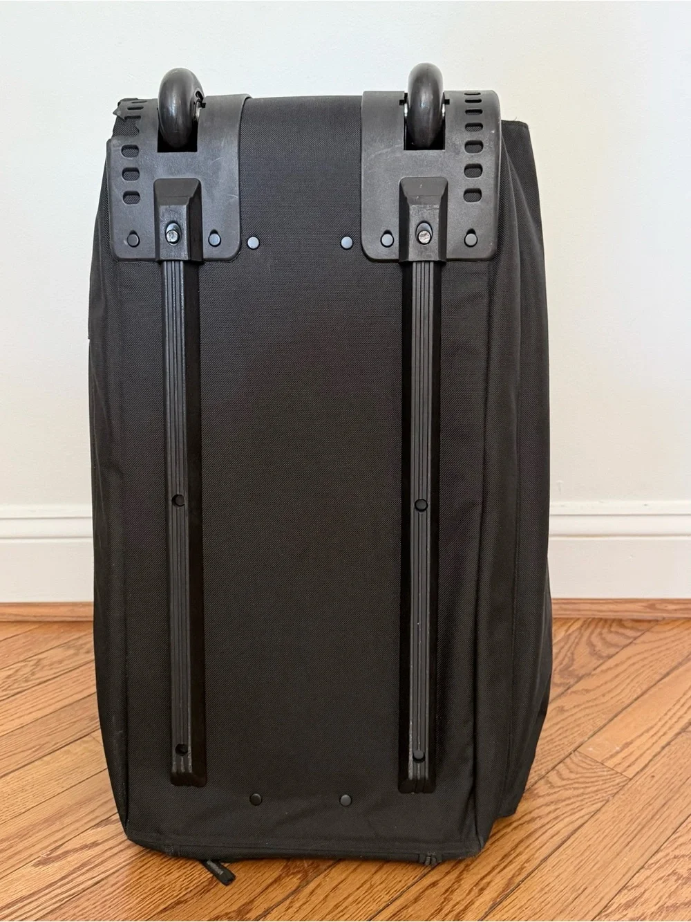Eddie Bauer 22” Rolling Duffel Bag Black Wheeled Luggage Carry On Pull Handle